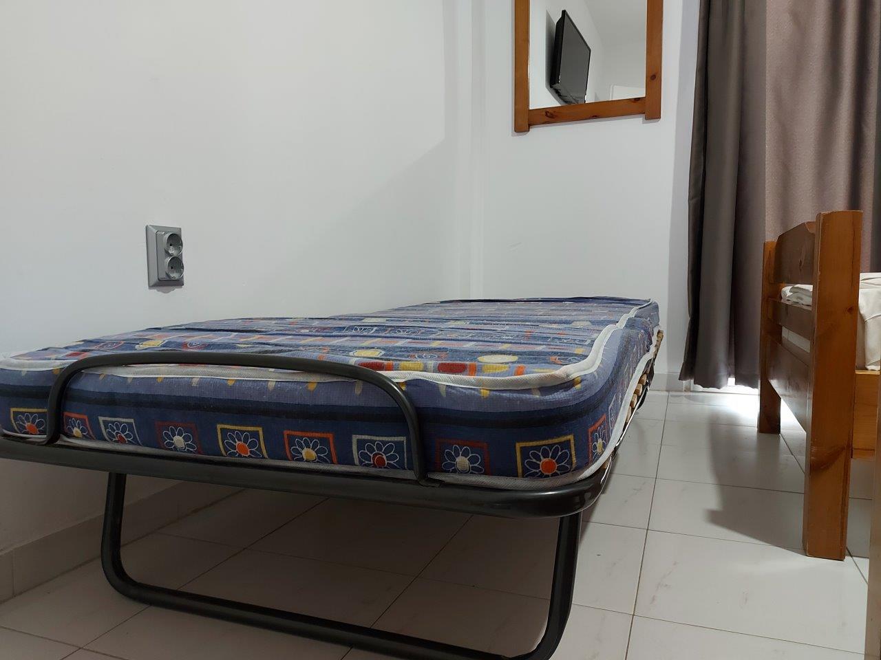 A4F+1, pomoćni krevet sa funkcionalnim dušekom - Polihrono Halkdiki "Green gardens"
